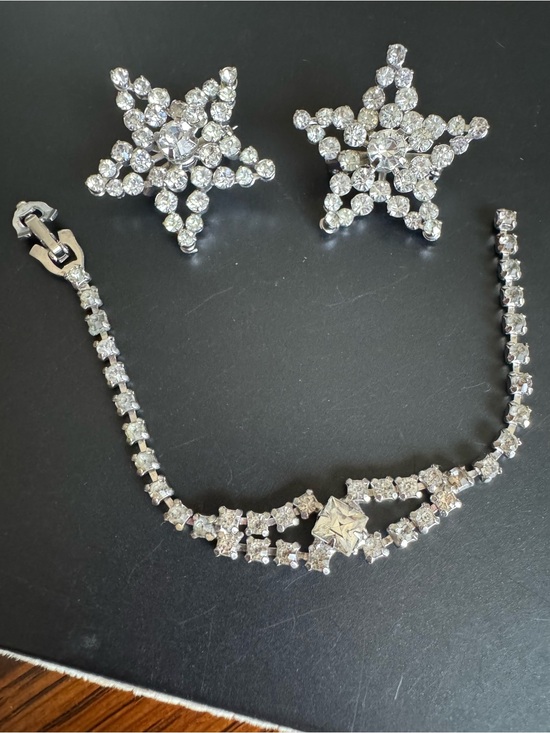 Vintage Jewelry - Vintage Costume Rhinestone Star Pins Brooches And Bracelet Set Estate Jewelry